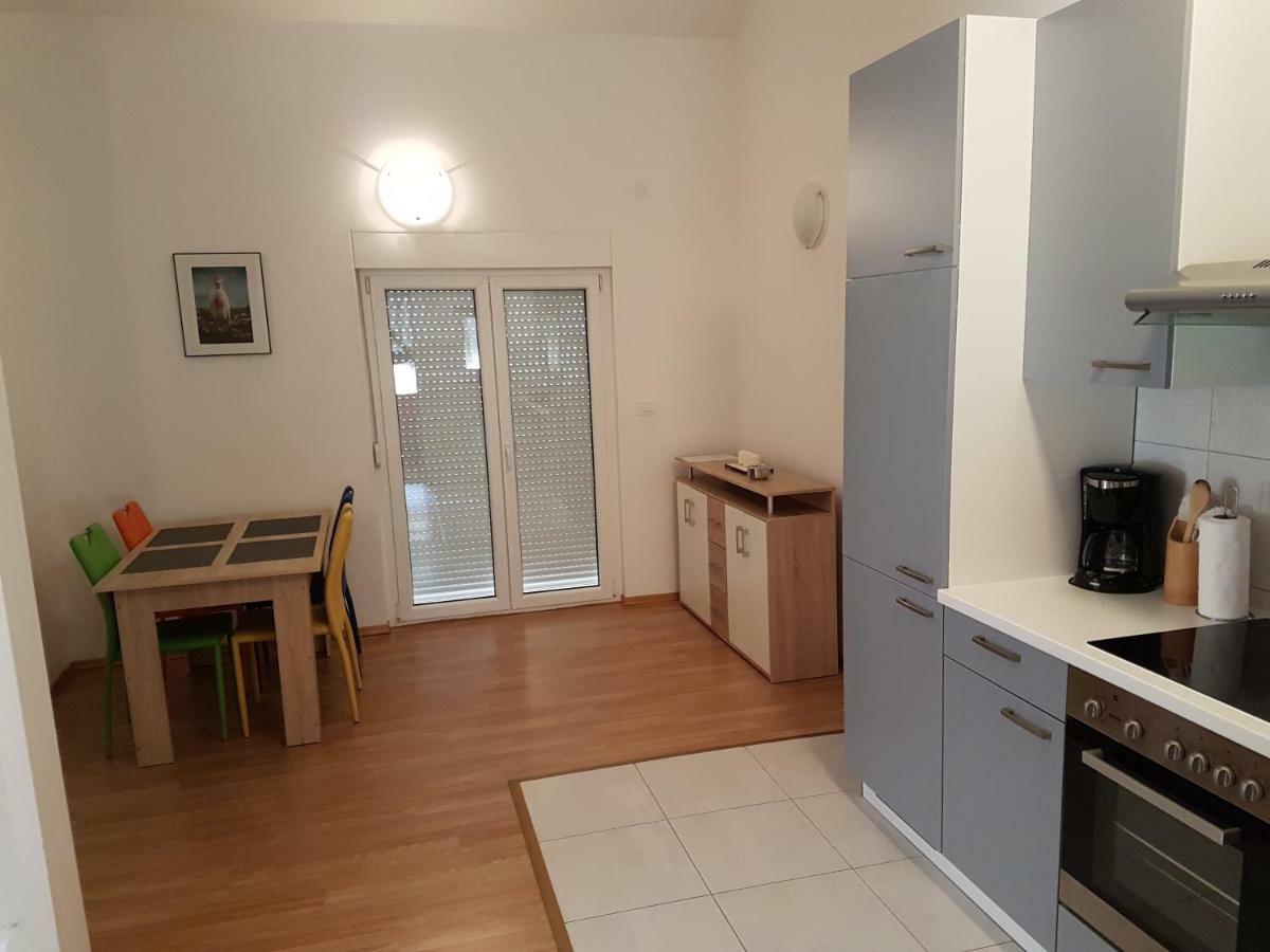 Apartments Eni Ловран Экстерьер фото